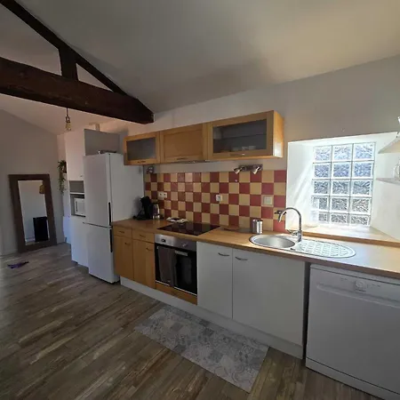 Apartment 8ter De